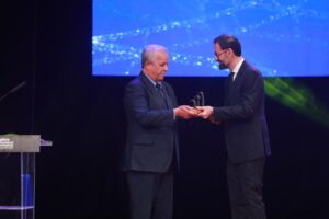 d76a7d27-af67-4271-b6c2-3e9dad632670